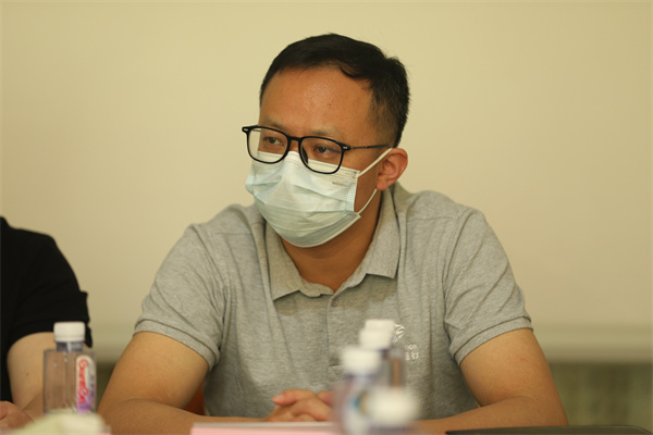 冯磊.jpg