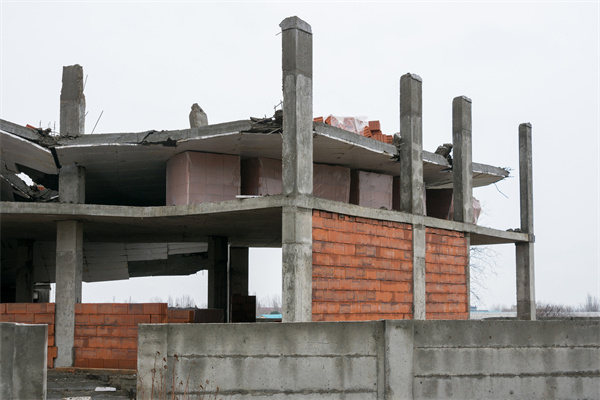 千庫網_使用不合格的建筑材料導致天花板倒塌_攝影圖編號17972489.jpg